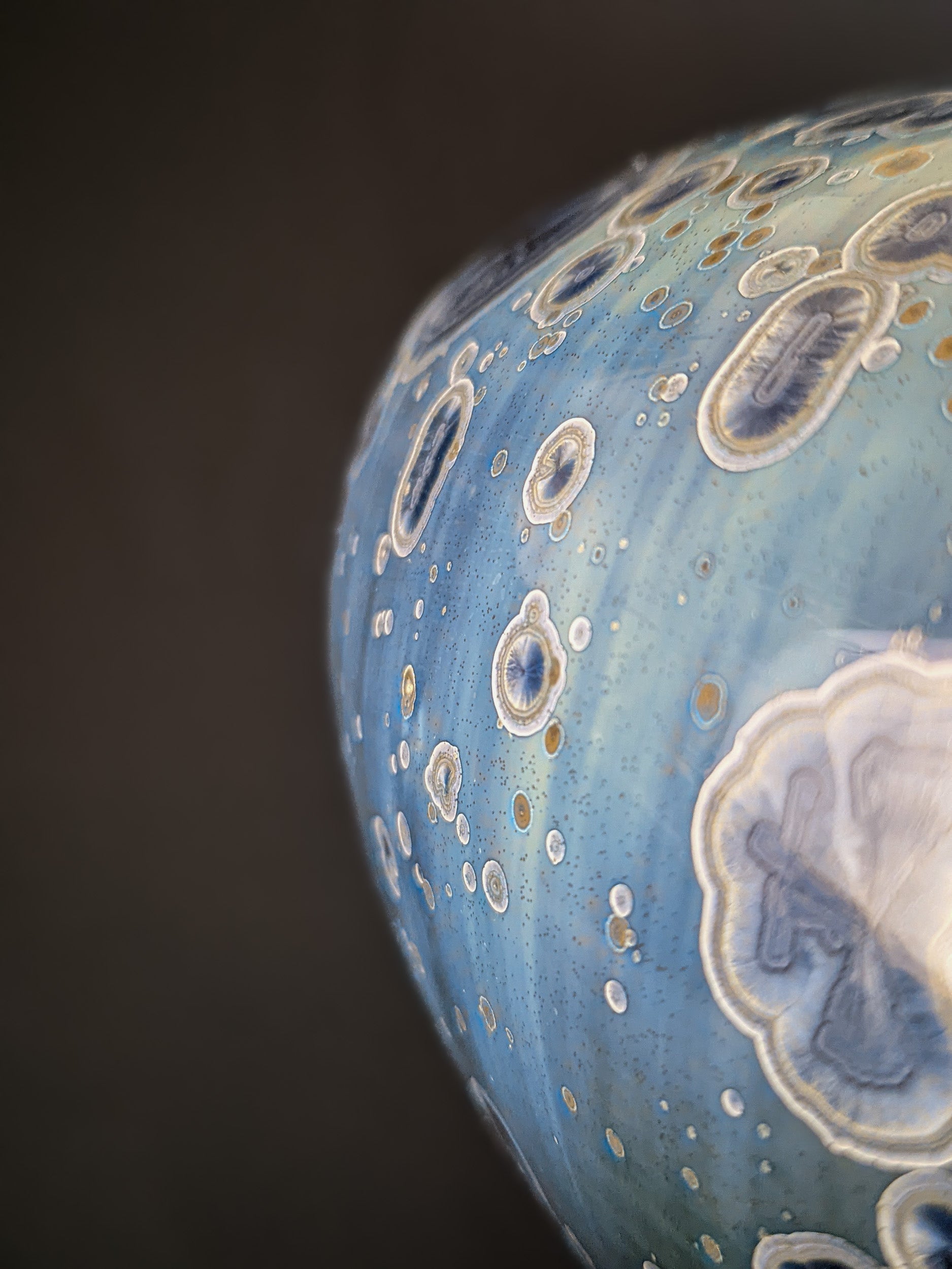 Detailed shot of the crystalline formations on Majestic Verdance, highlighting the complexity of the glaze.